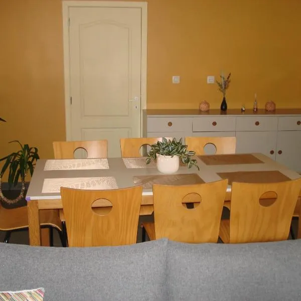 Appartement Courcelles, готель у місті Courcelles