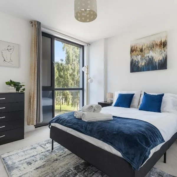 Central Town Centre Gatwick Free Parking, hotel in Crawley