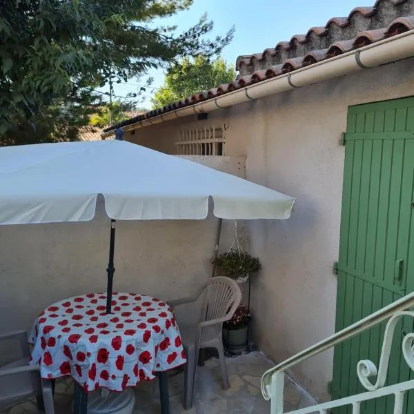 STUDIO INDEPENDANT AUBAGNE proche AIX CASSIS LA CIOTAT MARSEILLE – hotel w mieście Aubagne