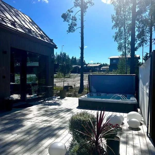 Guesthouse with sauna & hot tub & cold water tub, hotel v destinaci Nokia