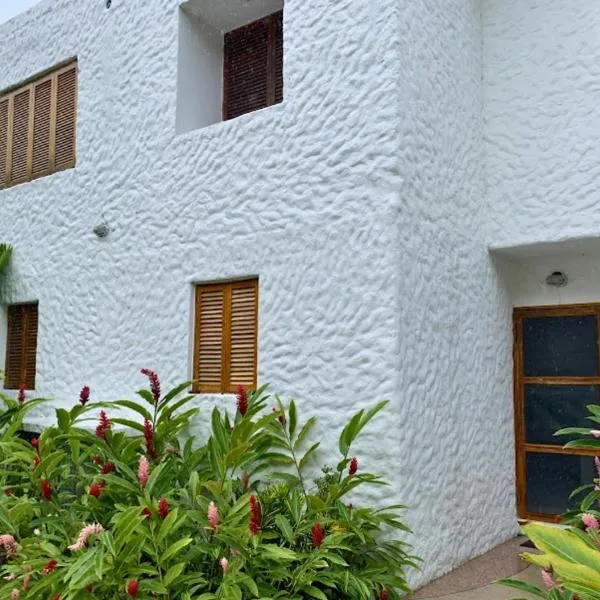 Hermosa Casa de 3 pisos, hotel v destinaci Same