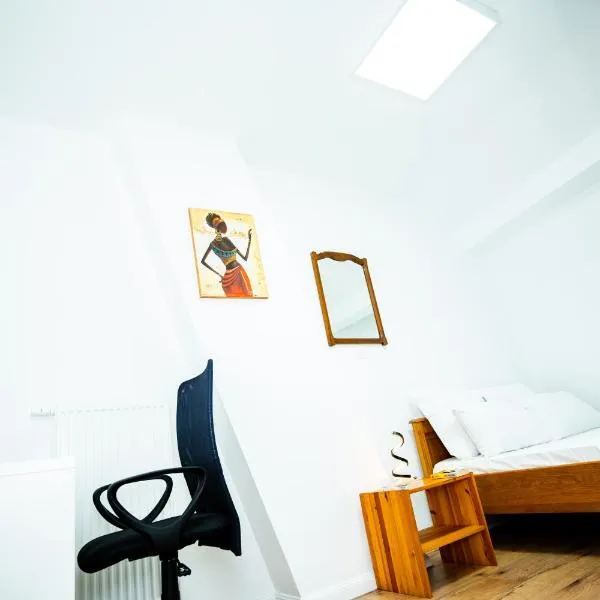 Chambre R2 avec salle de bain partagée près de l'hôpital de la Citadelle à Liège, hotel em Liège