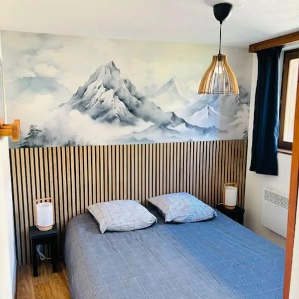 La Parenthèse Chamroussienne - Proche pistes de ski, hotel in Chamrousse