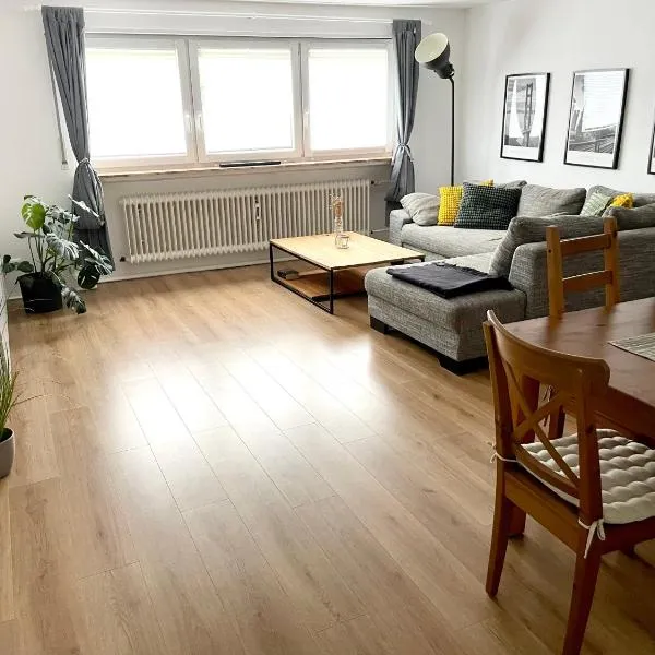 Schöne 80qm FeWo in bester Lage – hotel w mieście Künzell