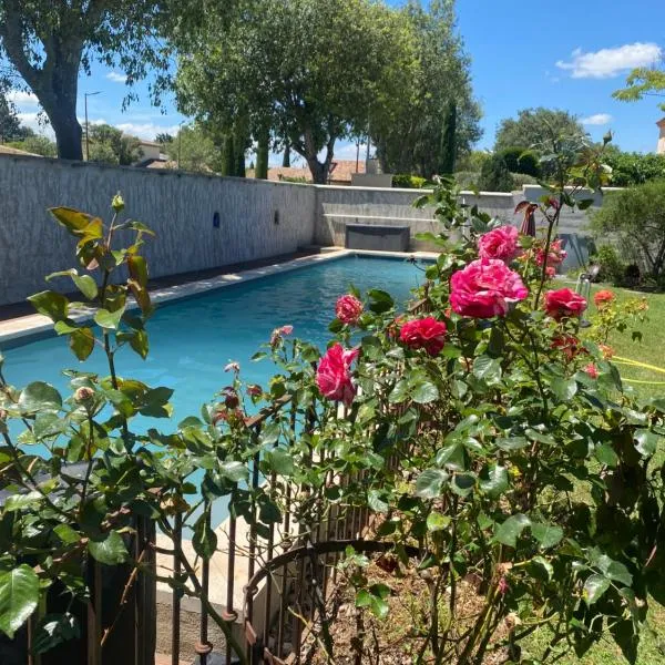 A l'ombre des oliviers, ξενοδοχείο στο LʼIsle-sur-la-Sorgue