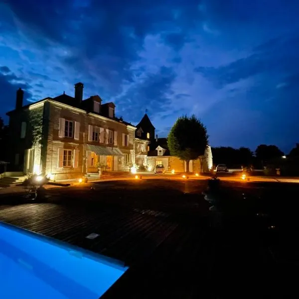 French Corréze Moulin Bleu, hotel in Saint-Pantaléon-de-Larche