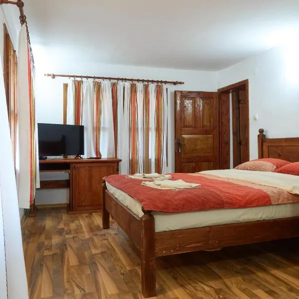 Хотел Хаджи Вълчевия хан, hotel em Zheravna