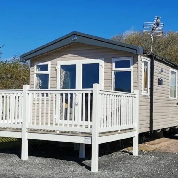 Nadia's Lodge Smart TV & Wi-Fi, hotel en Haverigg