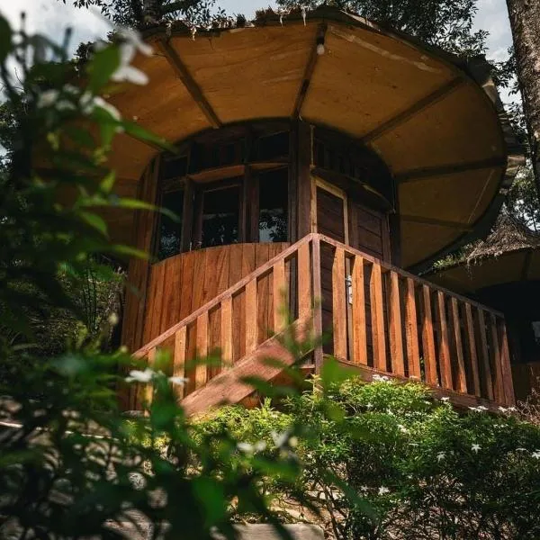 Eco Conservation Landak Luxury Tents, hotel v destinaci Bukit Lawang