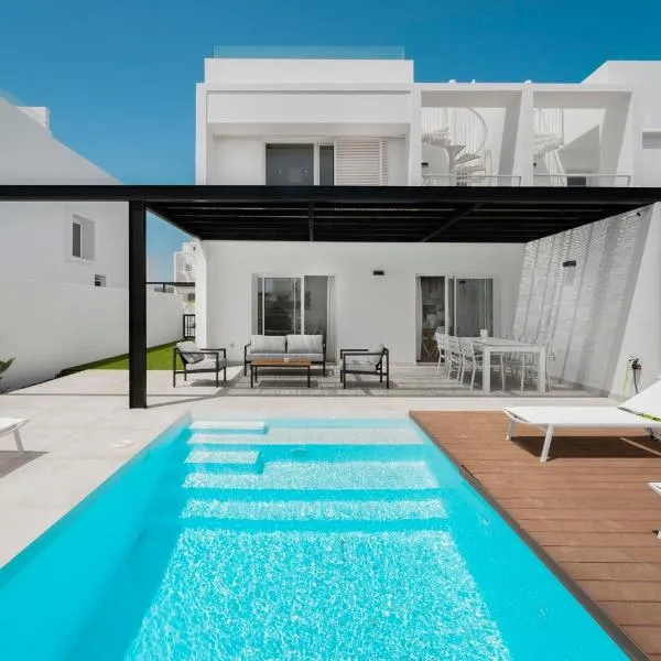 Casa Geca. Ideal villa with pool and ocean views，馬西尼古蒂的飯店