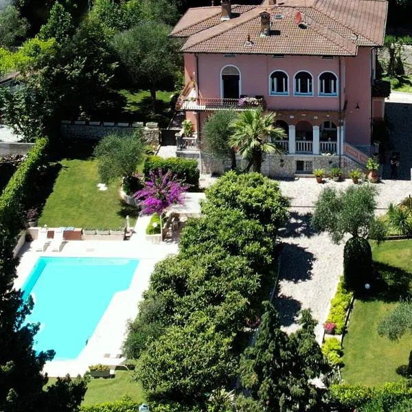 Villa Lou, hotel v destinaci Toscolano Maderno