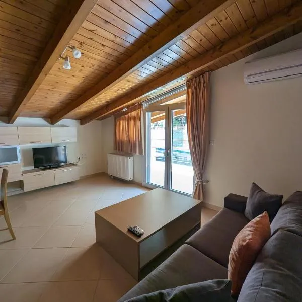 Samaras Apartments in Kamena Vourla, hotel in Kamena Vourla