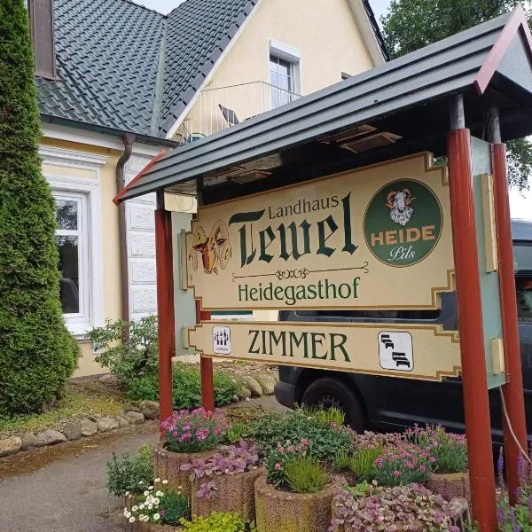 Landhaus Tewel Hotel mit Restaurant, hotel v destinaci Tewel