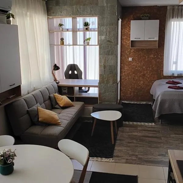 Студио Нико - Царево, hotel in Tsarevo