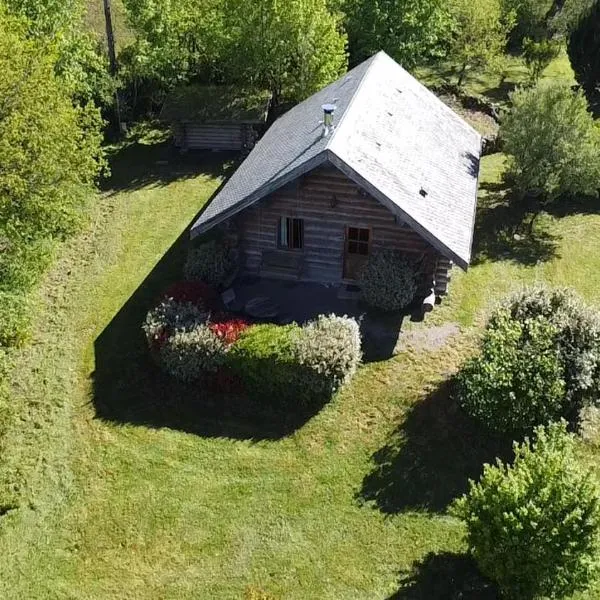 Un Chalet en Corrèze, hotel in Auriac