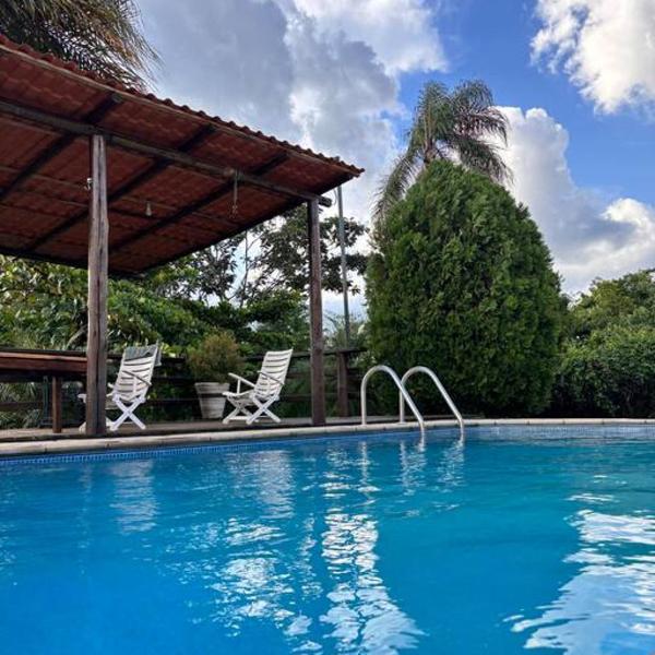 Chácara petfriendly suíte com AC, piscina, 5m centro