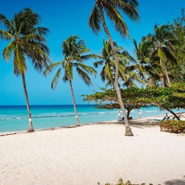Coconut Court Beach Hotel, hotel in Bridgetown