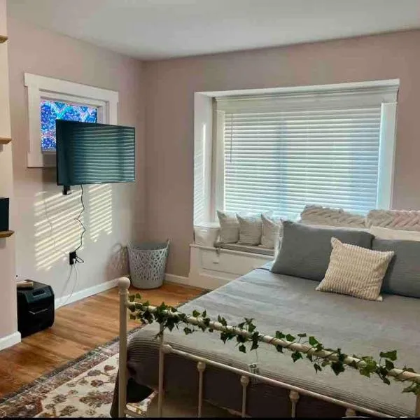 Stained Glass Serenity Suite, hotel i Cleveland