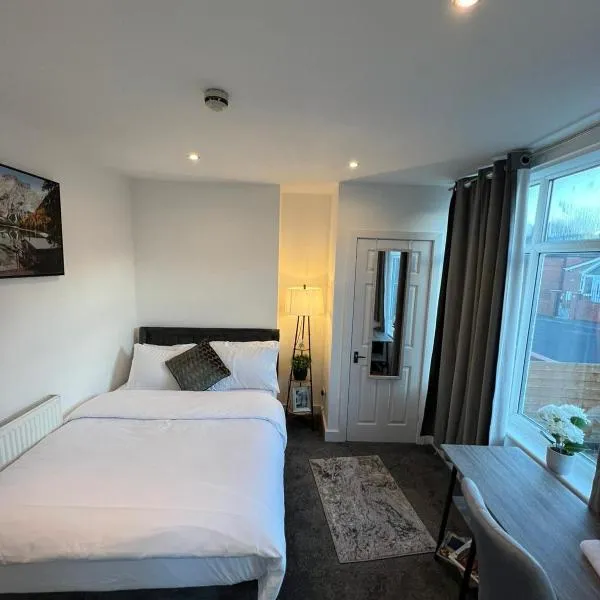 J&F property in Leeds: Kirkstall şehrinde bir otel