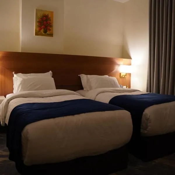أوتار ذهب للشقق الفندقية الفاخرة, hotel in Ma‘ān