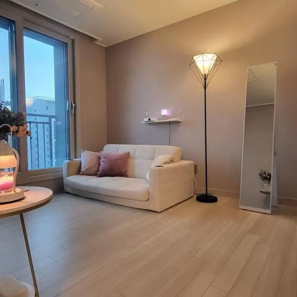 House 1 min from Geumjeong St, hotel v destinaci Gunpo