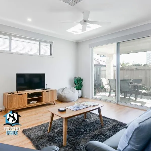 Brand New 3BR So Close to Sea and Lake, hotel in Encounter Bay