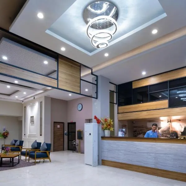 Triizz Hotel Semarang, hotel v destinácii Semarang