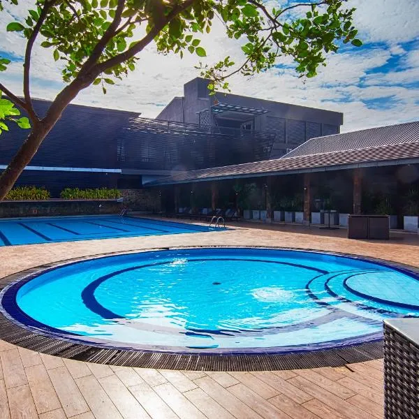 The Full Moon Hotel Katunayake, hotel in Katunayake