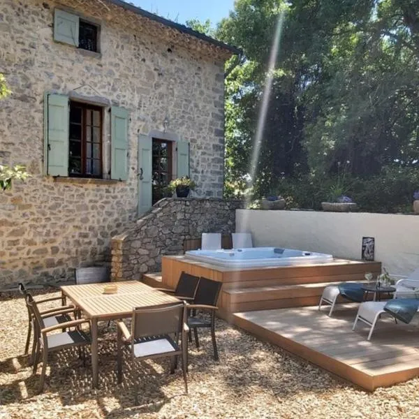 Mas du moulin neuf, holidayhome with private garden and jacuzzi, hotel v destinaci Saint-Hippolyte-du-Fort