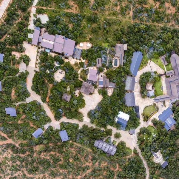 Thaba Tshwene Game Lodge, hotel v destinaci Hartbeesfontein
