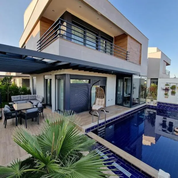 Perfect Family Villa Golden Life, hotel en Dosemealti