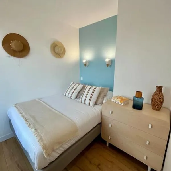 Appartement Bord de mer, accès direct plage, hotel v destinácii Courseulles-sur-Mer