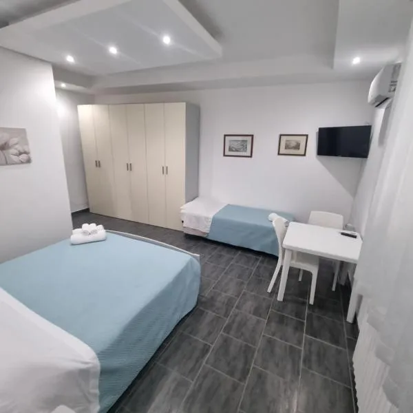 Piazza Salotto, hotel v destinácii Corigliano Calabro