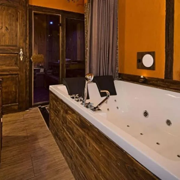 Ferienhaus-Sauna Pool Whirlpool, hotel v destinaci Grimma