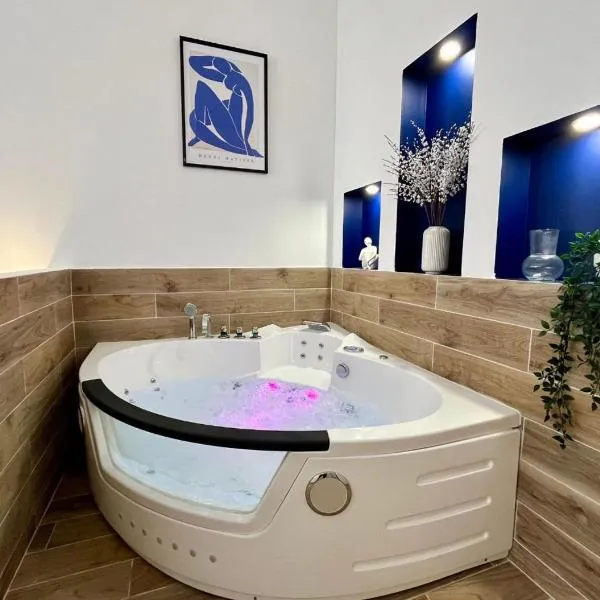 Suite romantique avec Balnéo、マルセイユのホテル