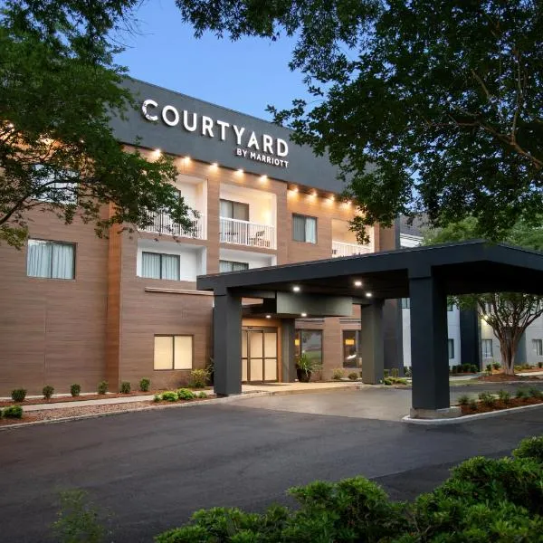 Courtyard Lafayette Airport، فندق في لافاييت