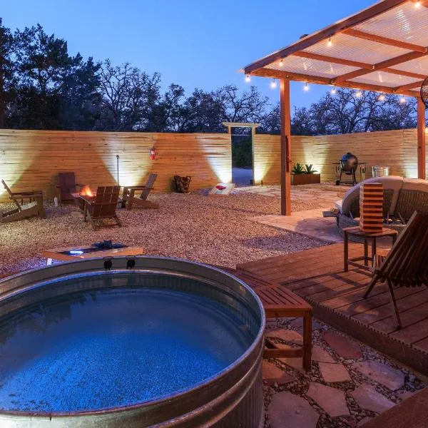 Romantic Luxury Retreat hot cold pool & sauna, viešbutis mieste Vimberlis
