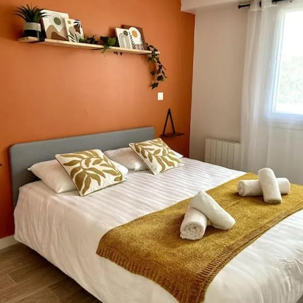 Le TerraBreizh, T2 cosy et confort avec parking privé, balcon et fibre, hotel v destinaci Lorient