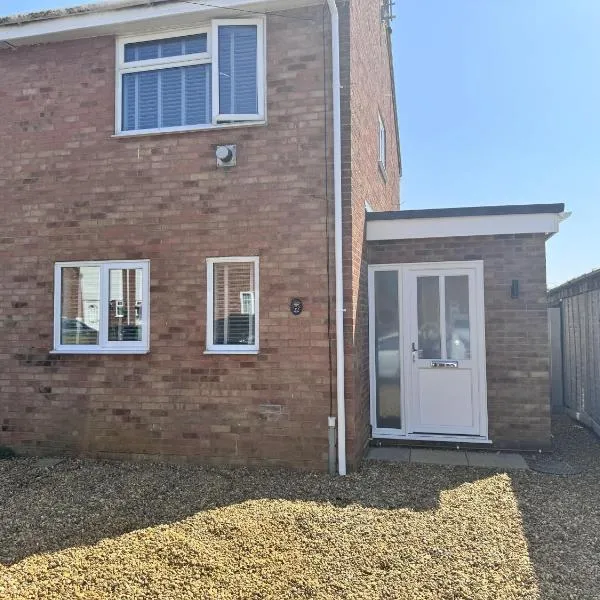 3 Bed House - Sleeps 6 - Pets - Garden - Parking, hotel u gradu 'Heacham'