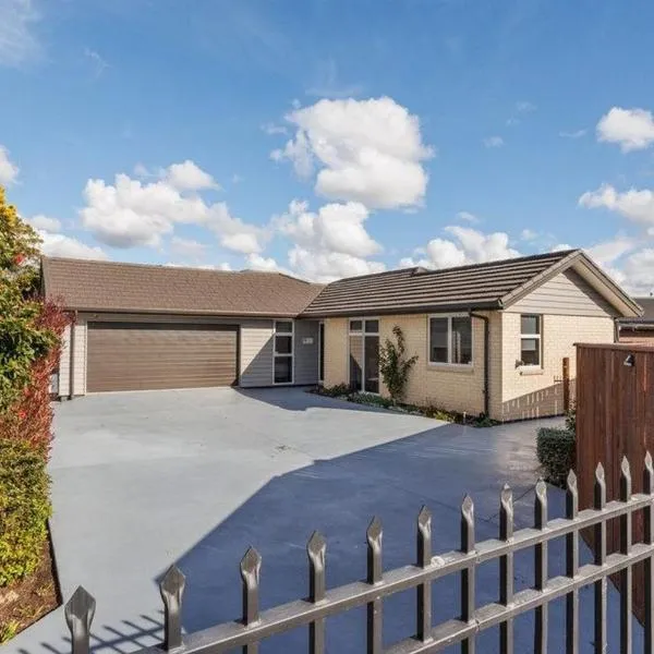 Modern, Cozy and Spacious 3 bedroom Home near City Centre, hotel v destinaci Palmerston North