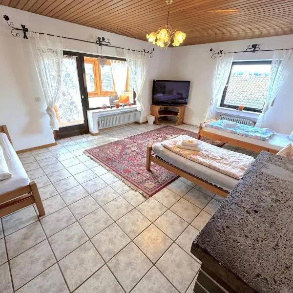 II Apartment 7 Personen - Monteurwohnung - Ferienwohnung Griesbach II, hotel en Reisbach