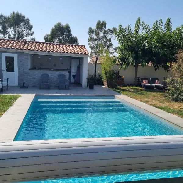 Agréable maison tarnaise – hotel w mieście Saint-Sulpice