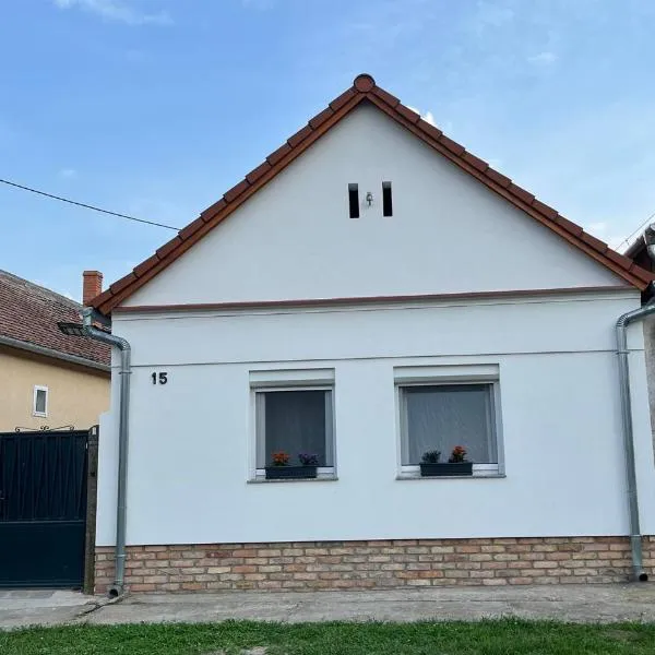 Ikervár-lak, hotel v destinaci Ikervár