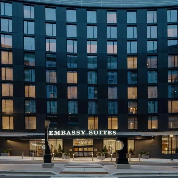 Embassy Suites By Hilton Madison Downtown, hotel v destinaci Madison