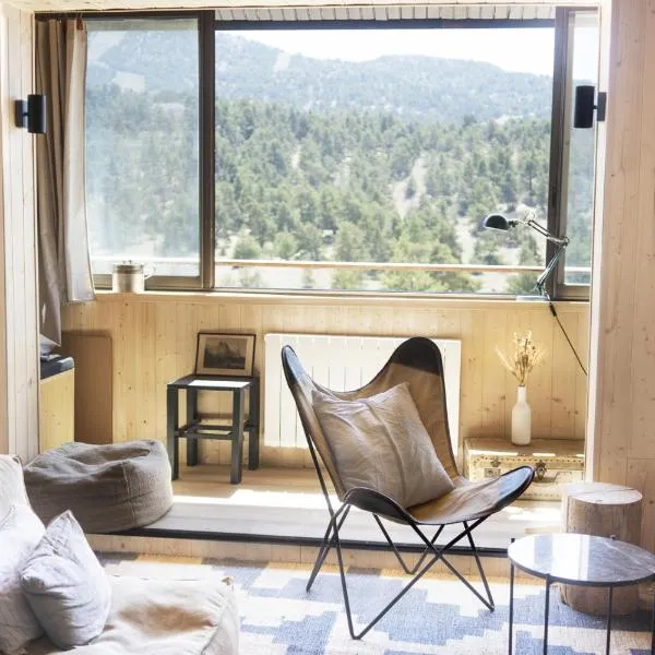 Bel appartement type chalet avec balnéo et jardin, hotel v destinácii Gréolières