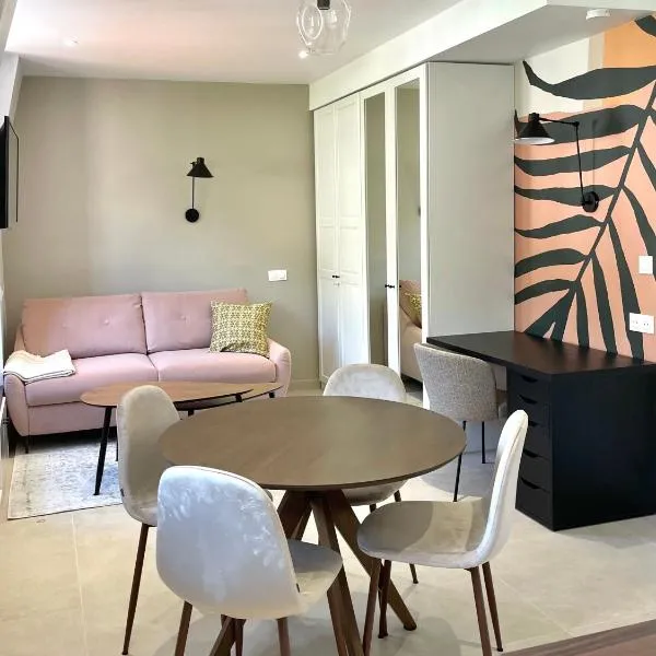 Studio de charme proche gare, hótel í Menton