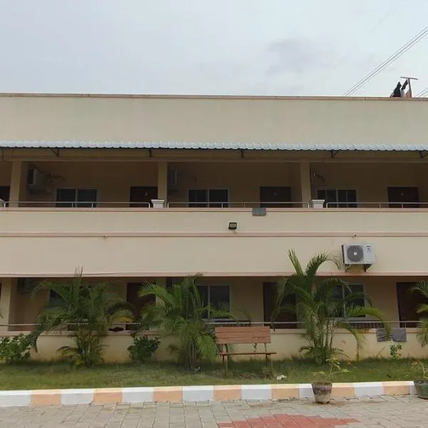 Hotel Ayyans Park inn, hotel in Siruseri