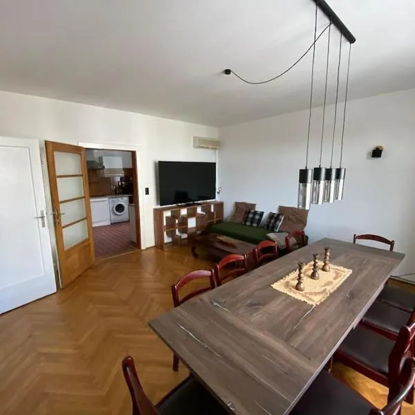 Herrenhaus Höniger Flughafen 11Min/Wienmitte 12Min, hotel in Vienna