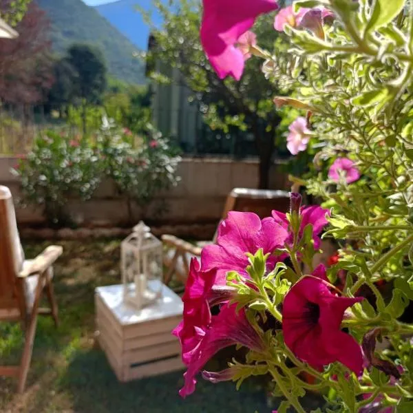 La Civetta appartamento con giardino e parcheggio, hotel v destinaci Nave