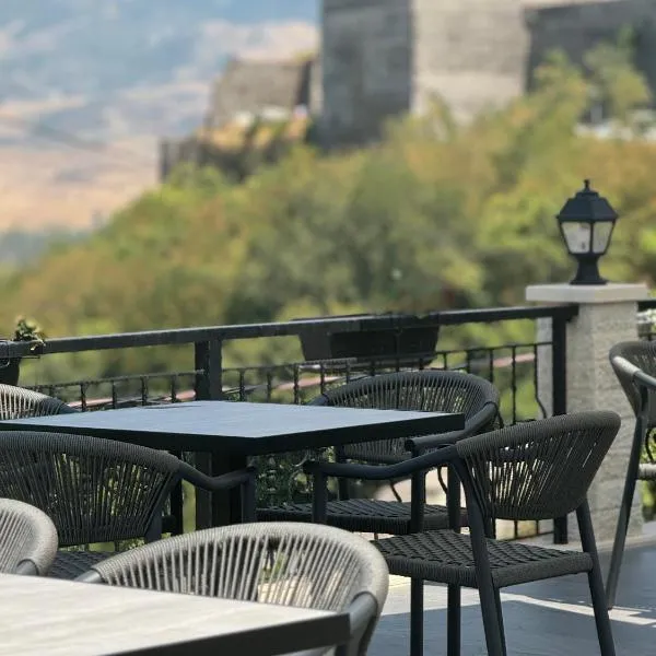 Castle Hotel, hotel in Gjirokastër